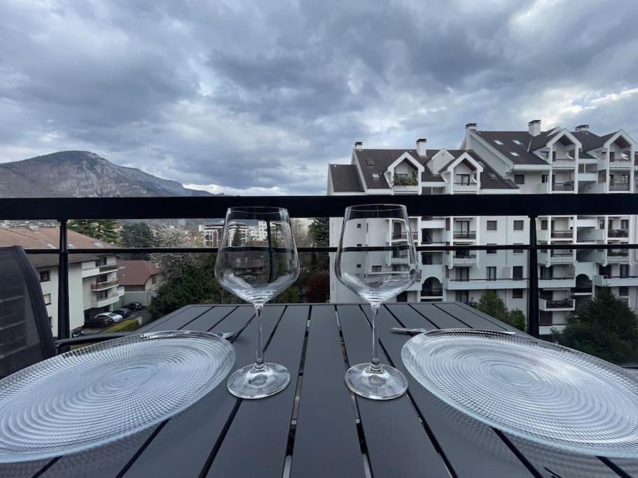Le Mont-Veyrier, Parking Et Vue Appartement Annecy Buitenkant foto