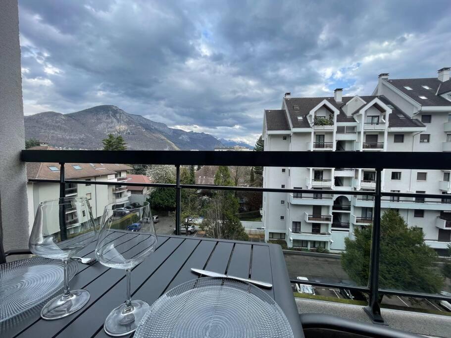 Le Mont-Veyrier, Parking Et Vue Appartement Annecy Buitenkant foto
